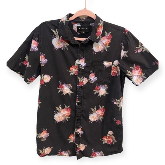 PacSun Other - Pacsun Short Sleeve Button-down shirt size small floral black EUC B0024